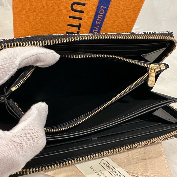 SOLD‼️Louis Vuitton Since 1854 Limited Edition Zippy Wallet - Picture 9 of 16